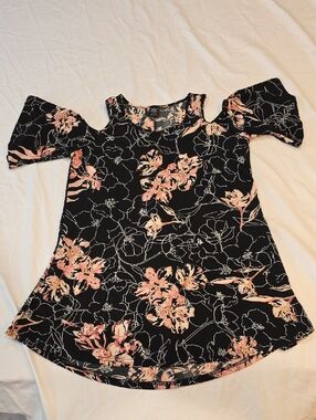LILDY Small/Medium Cold Shoulder Tunic Flowing Sleeves Black Pink